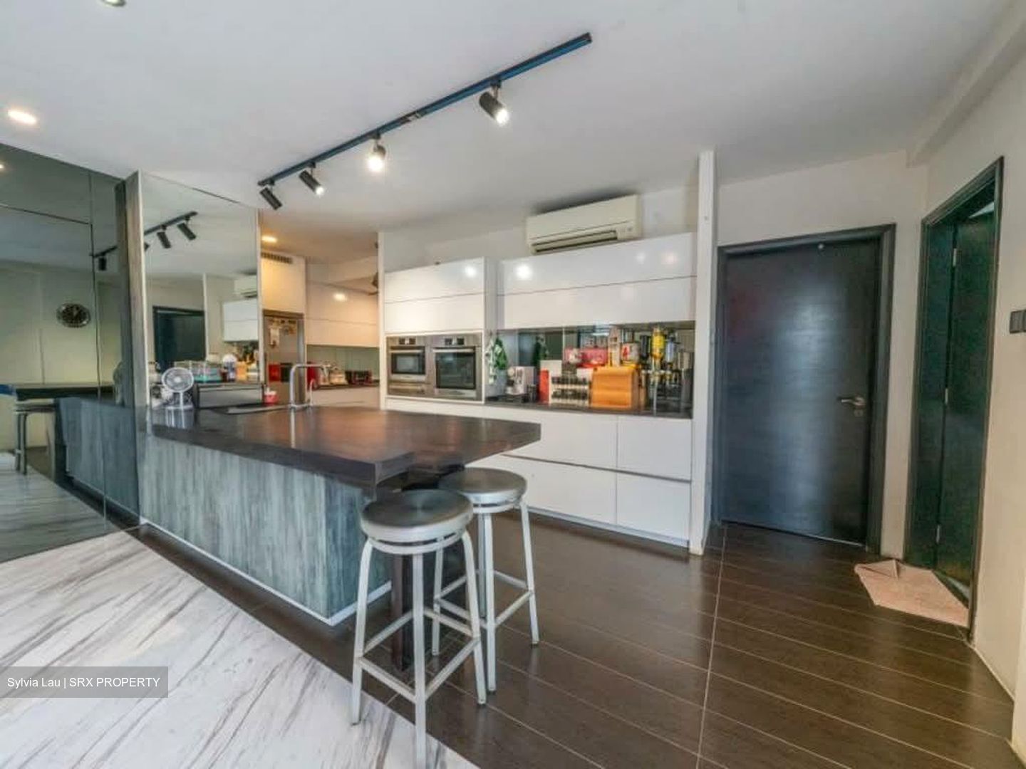 Sea Avenue (D15), Terrace #550385221